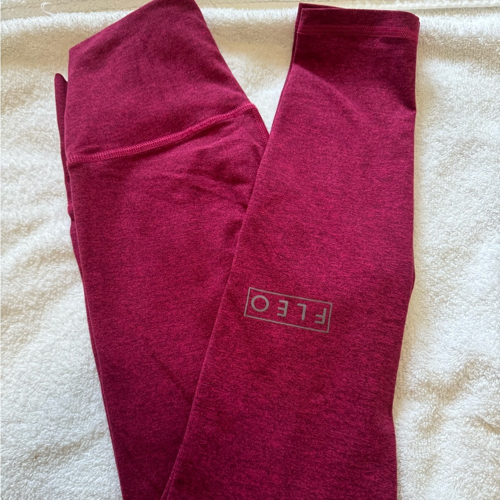 XS Fleo El Toro in Christmas Abbott Plum Cherry